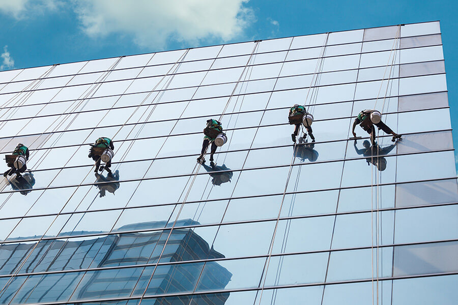 Benefits of opting for rope access cleaning companies