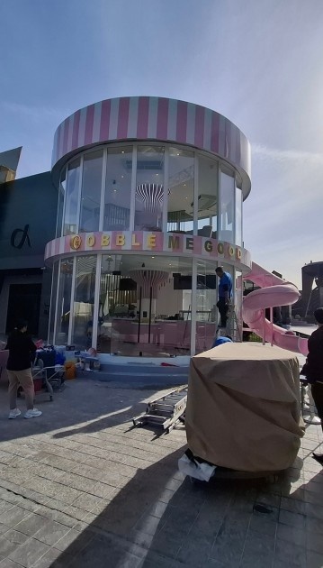 Shop cleaning service