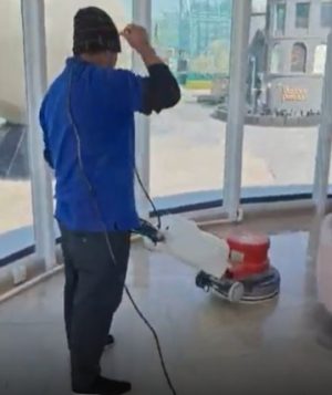 Shop cleaning service